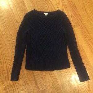 Gap cable knit sweater perfect for fall!